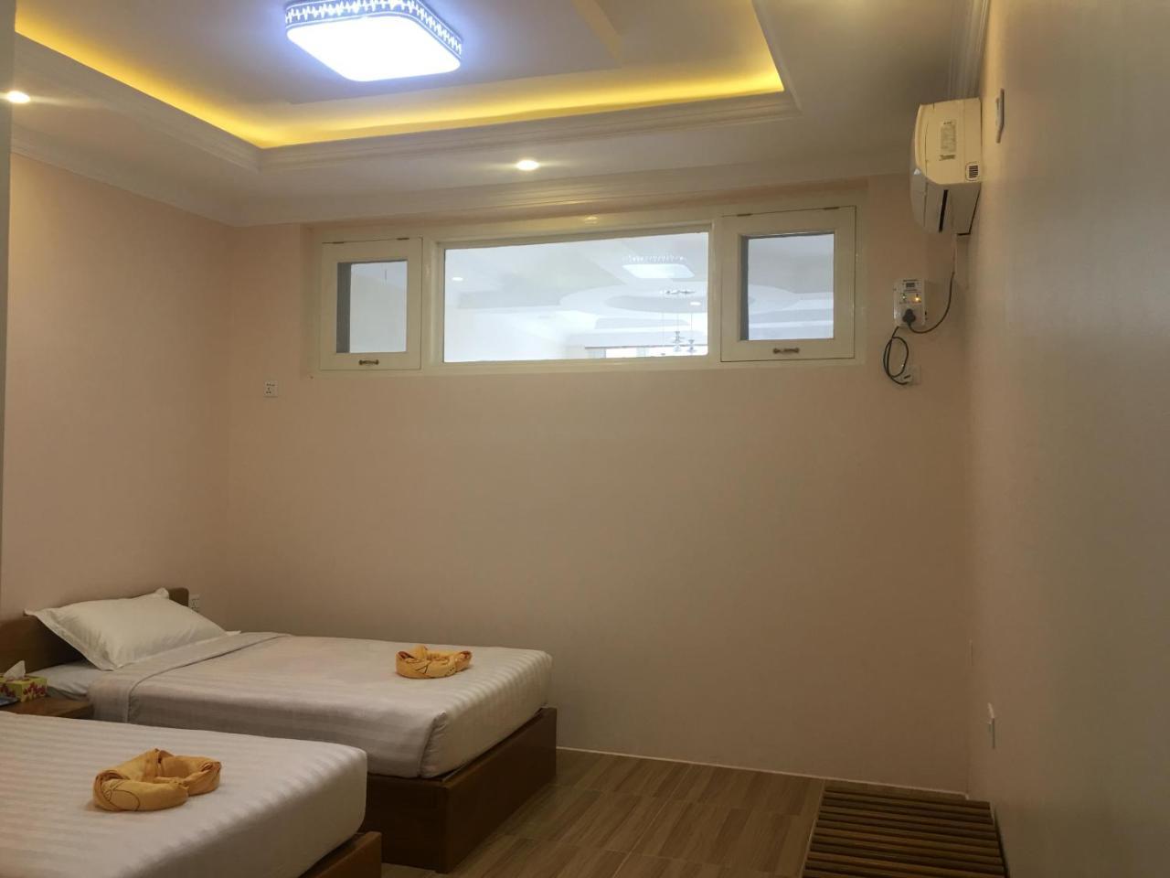 Five One Star Hotel Nyaung Shwe Exterior photo